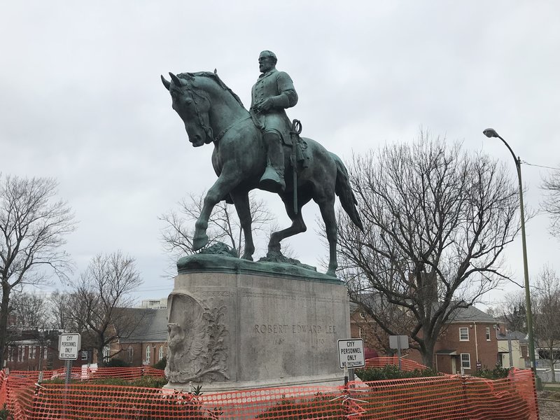 Trump orders federal protection of confederate monuments