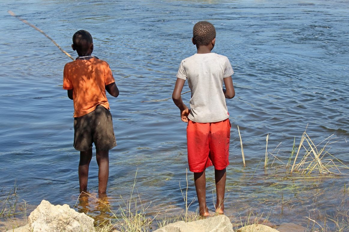 Uganda's Army educates fishing community about COVID-19 with help from WHO