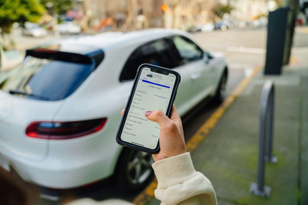 Peer to peer carsharing market